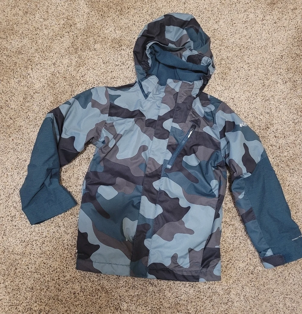 Columbia Omni-tech Camo Waterproof Whirlibird Hooded Jacket Size 8